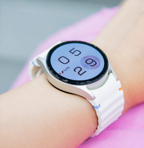 갤럭시워치 착용 모습